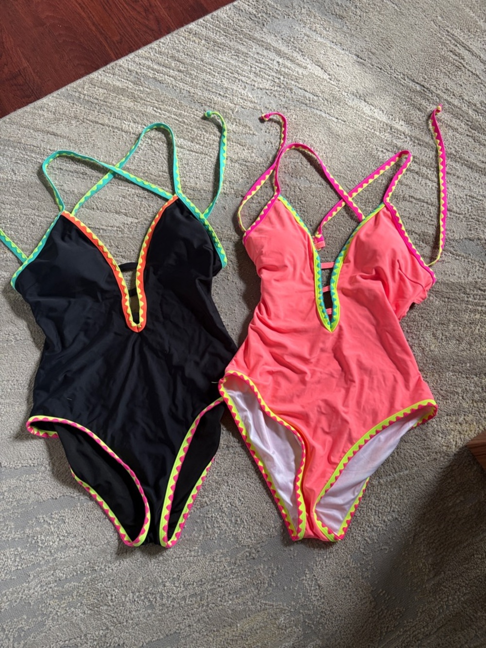 2 Colorful Popvil swimsuits, size medium like new